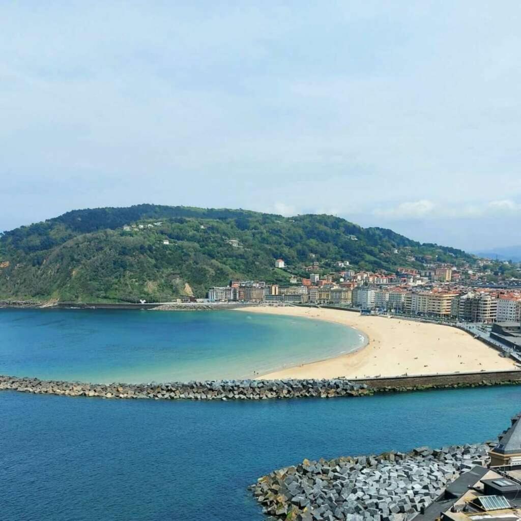 Casa Playa Zurriola-Aviso-Obras En La Fachada Del Patio Hasta Mayo O Junio-No Ha Habido Quejas Por El Ruido-Precio Bajo- House Playa Zurriola-Warning-Works On The Facade Of The Patio Until May Or June-There Have Been No Noise Complaints- Low Price San Sebastián Exteriér fotografie